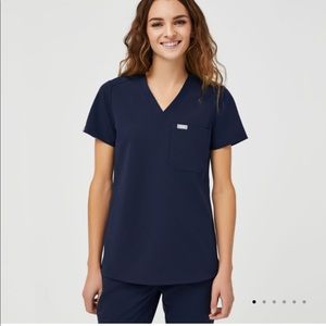 Figs Catalina one pocket scrub top